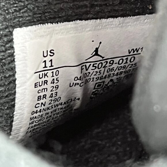 Air Jordan 4 Retro 2025 Black Cat main image 6